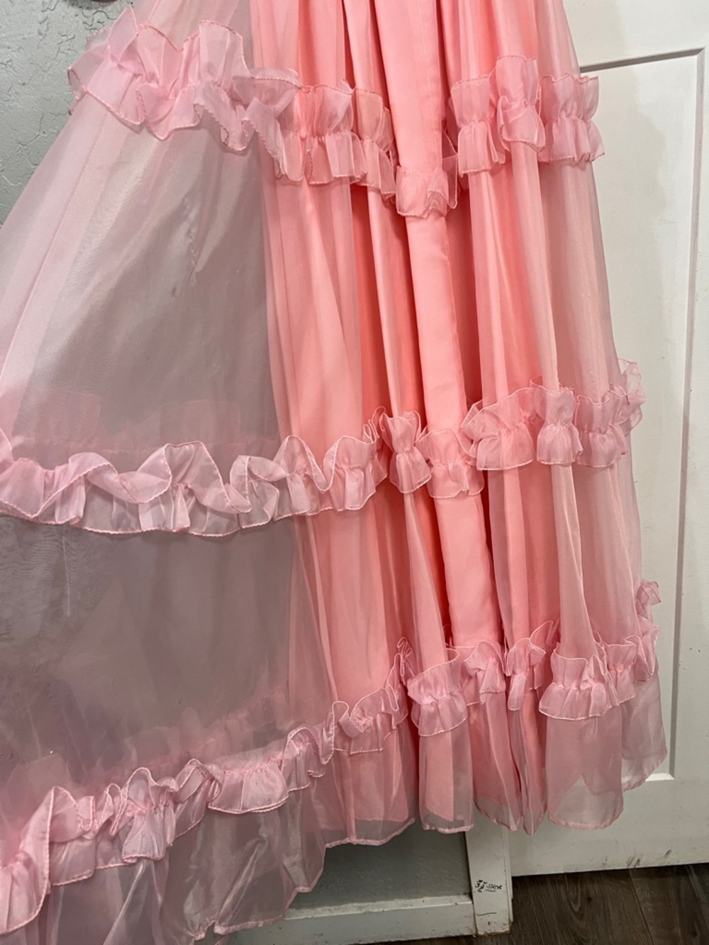 1970’s VINTAGE UNION MADE PINK RUFFLE COQUETTE BRIDGERTON STYLE GOWN DRESS - Picture 4 of 16